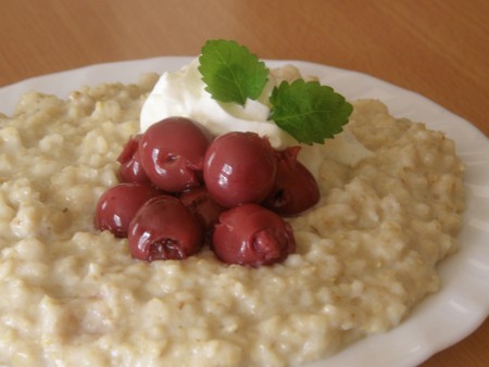 Zabpelyhes – meggyes kása